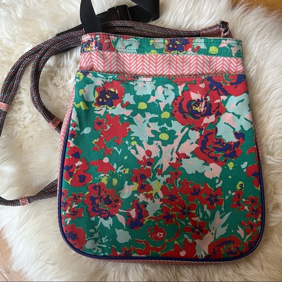 KAVU keepsake crossbody rope bag roses - Picture 4 of 5